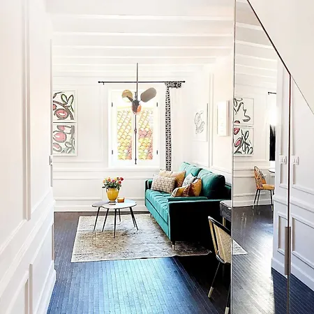 Emerald Chic - Old Town